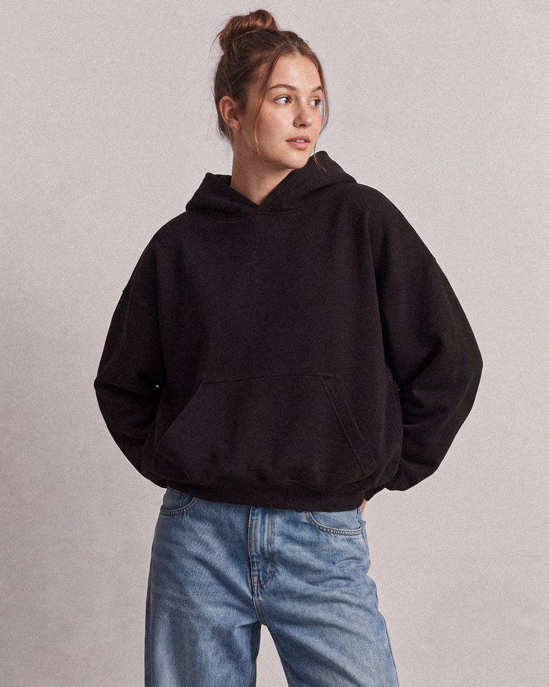 Female model, 5'9", wearing size L